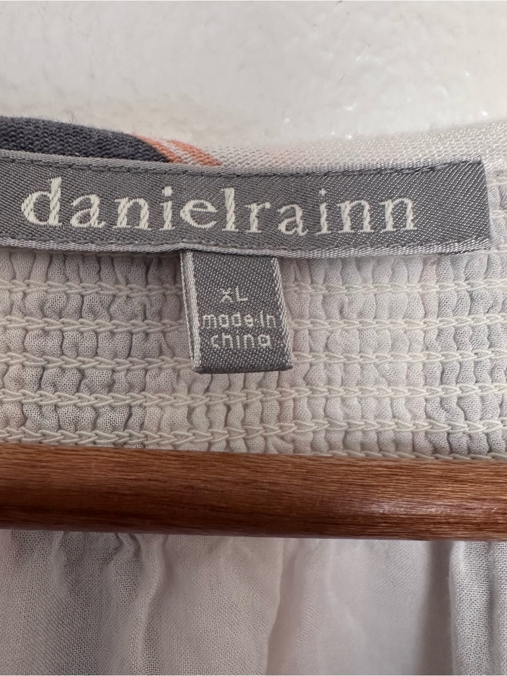 Daniel Rainn Shirt Women’s XL Striped Smocked Rayon Short Sleeve Lightweight Top - Picture 4 of 6